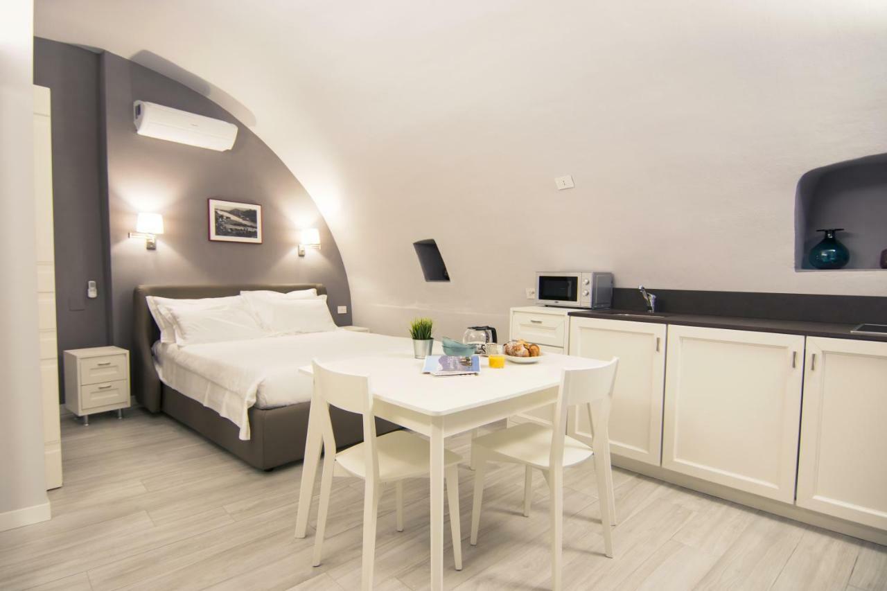 La Quadra Suites - Central Apartments In Iseo With Daily Housekeeping Εξωτερικό φωτογραφία