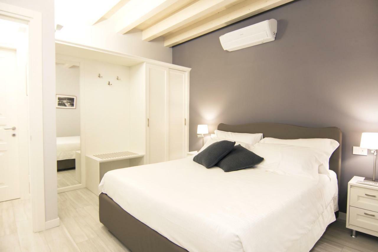 La Quadra Suites - Central Apartments In Iseo With Daily Housekeeping Εξωτερικό φωτογραφία