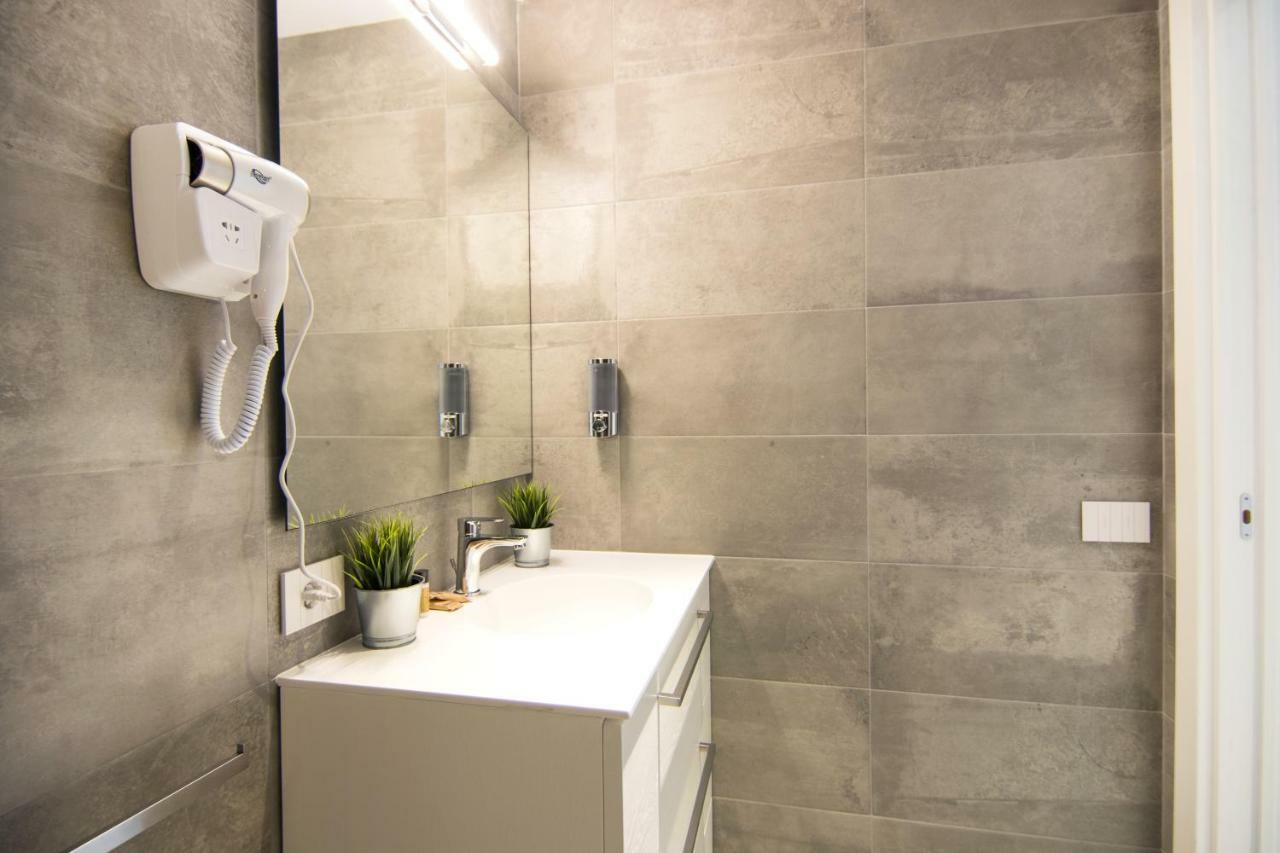 La Quadra Suites - Central Apartments In Iseo With Daily Housekeeping Εξωτερικό φωτογραφία