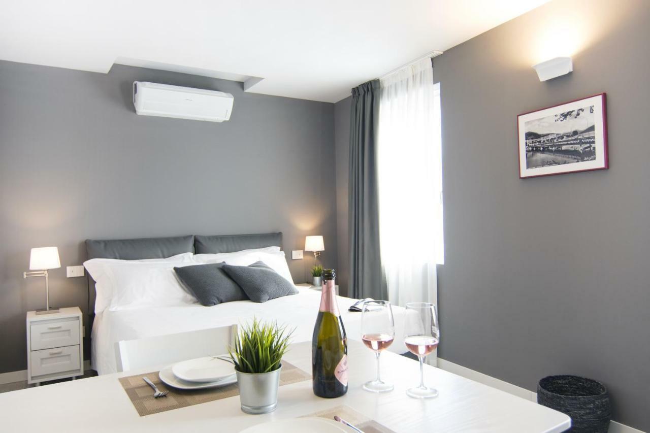 La Quadra Suites - Central Apartments In Iseo With Daily Housekeeping Εξωτερικό φωτογραφία